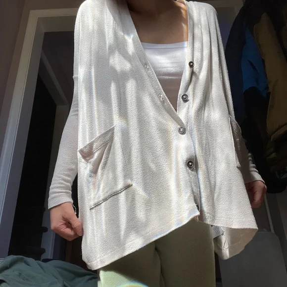 Cream Cardigan AE - Picture 6 of 6
